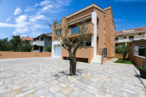 Отель Apartment Matea  Задар